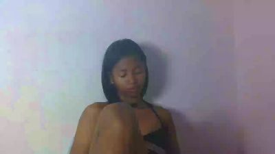 Carinajolie live cam on Cam4