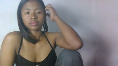 Carinajolie live cam on Cam4