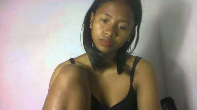 Carinajolie live cam on Cam4