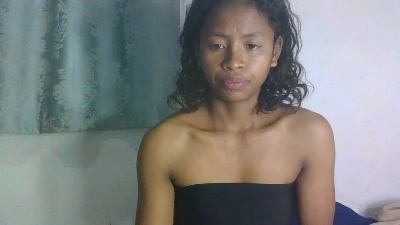 Carinajolie live cam on Cam4