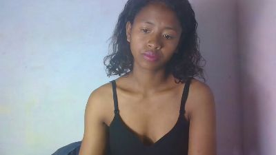 Carinajolie live cam on Cam4