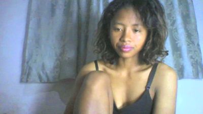 Carinajolie live cam on Cam4