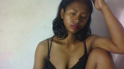 Carinajolie live cam on Cam4