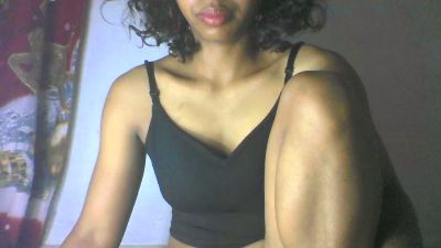 Carinajolie live cam on Cam4