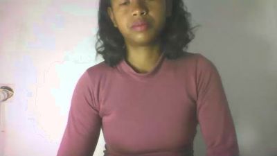 Carinajolie live cam on Cam4