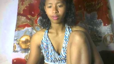 Carinajolie live cam on Cam4