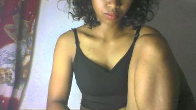 Carinajolie live cam on Cam4