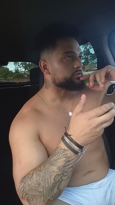 Carioca67 live cam on Cam4