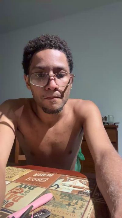 CariocaDot69 live cam on Cam4