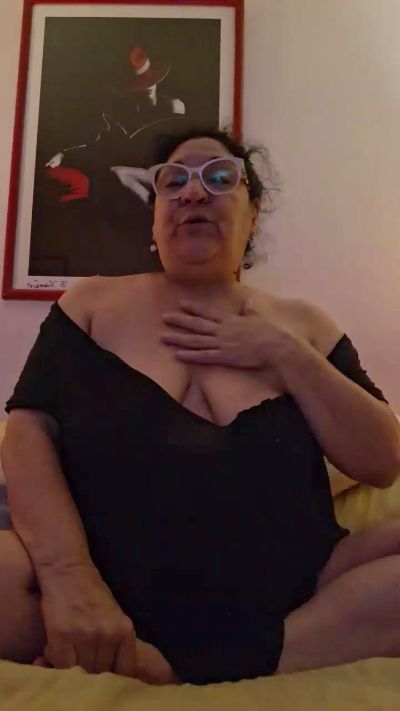 Caritovivi live cam on Cam4