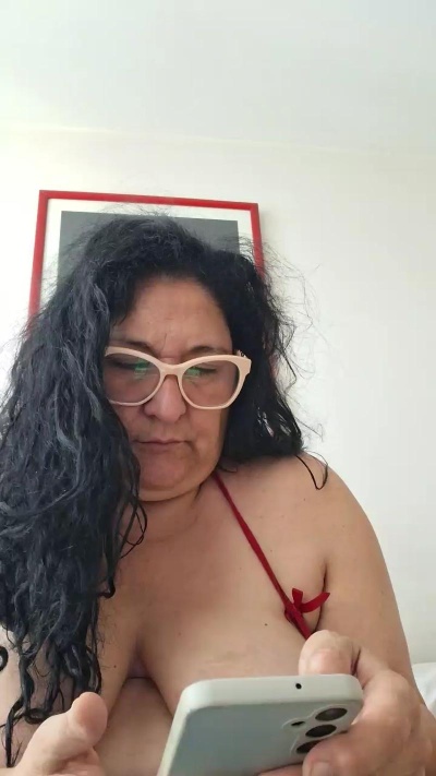 Caritovivi live cam on Cam4