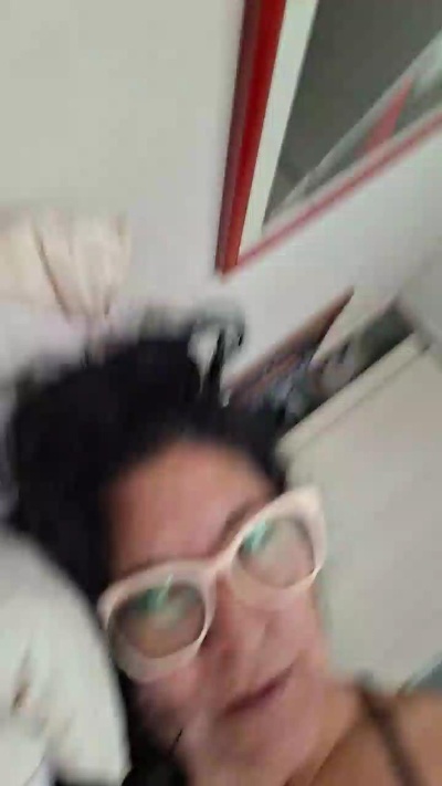 Caritovivi live cam on Cam4