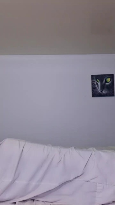 CarlaBelen live cam on Cam4