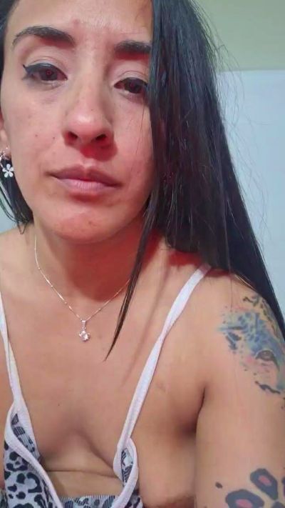 CarlaBelen live cam on Cam4