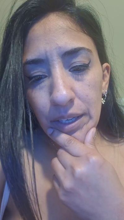 CarlaBelen live cam on Cam4