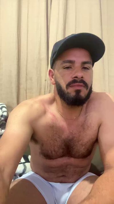 Carlao204 live cam on Cam4