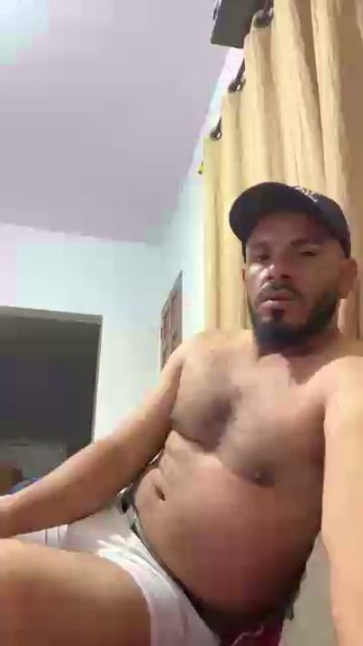 Carlao204 live cam on Cam4