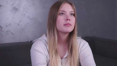 CarlenaHull live cam on Cam4