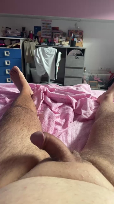 Carlos28 live cam on Cam4