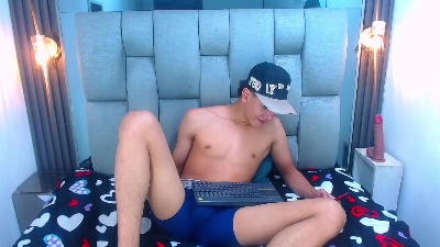 Carlos_Ruiz live cam on Cam4