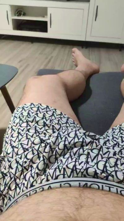 Carlos_spain live cam on Cam4