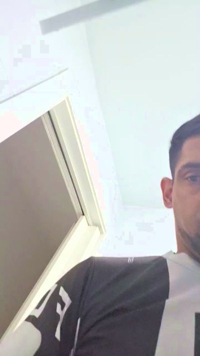 Carlosiq1 live cam on Cam4