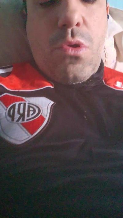 Carlosj live cam on Cam4