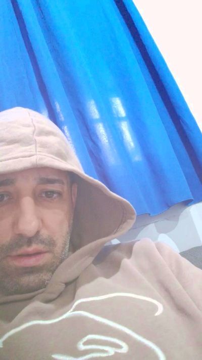 Carlosj live cam on Cam4