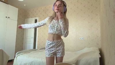 CarlottaMilano live cam on Cam4