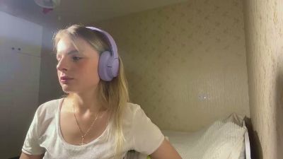 CarlottaMilano live cam on Cam4