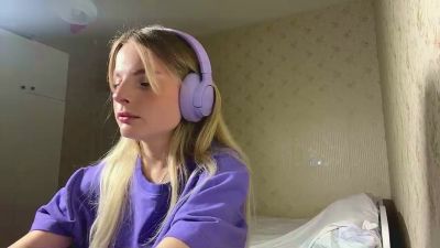 CarlottaMilano live cam on Cam4