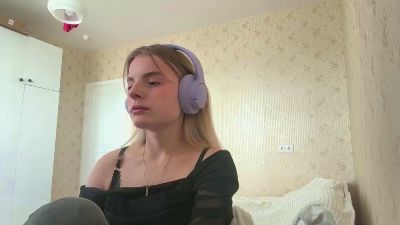 CarlottaMilano live cam on Cam4