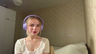 CarlottaMilano live cam on Cam4