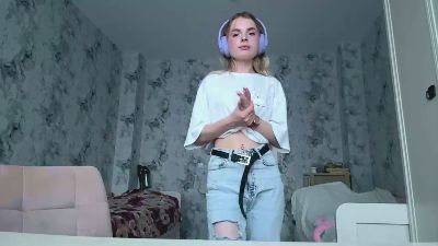 CarlottaMilano live cam on Cam4