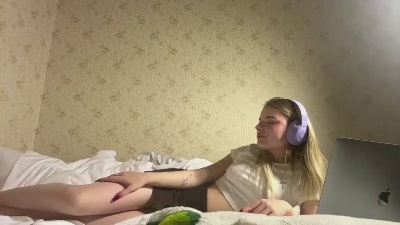 CarlottaMilano live cam on Cam4
