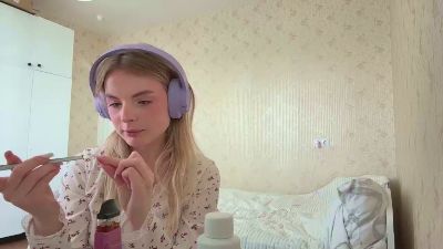 CarlottaMilano live cam on Cam4