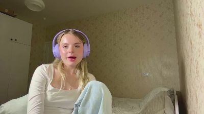 CarlottaMilano live cam on Cam4