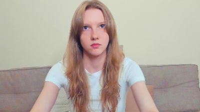 CarmellaYezek live cam on Cam4