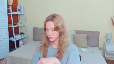 CarmellaYezek live cam on Cam4