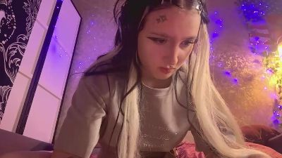CarminaMannix live cam on Cam4