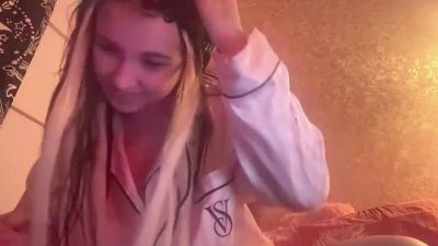 CarminaMannix live cam on Cam4