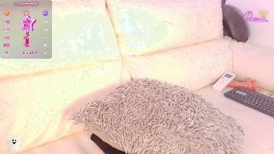 Carolinezoe_01 live cam on Cam4