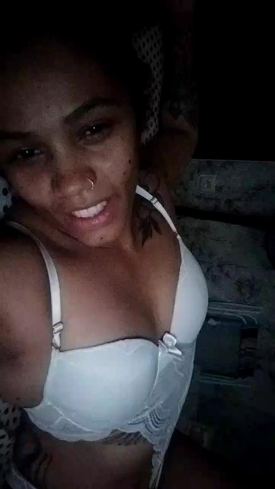 Carolyna38 live cam on Cam4