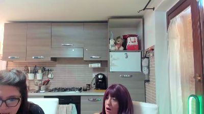 Carolyne2023 live cam on Cam4