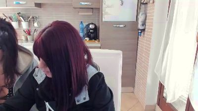 Carolyne2023 live cam on Cam4