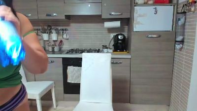 Carolyne2023 live cam on Cam4