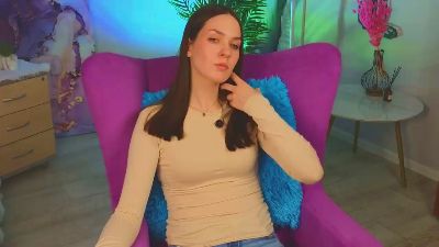 le modèle CarolyneNeese est en webcam porno dans un show sur le site cam4, il possède les tags suivants: 