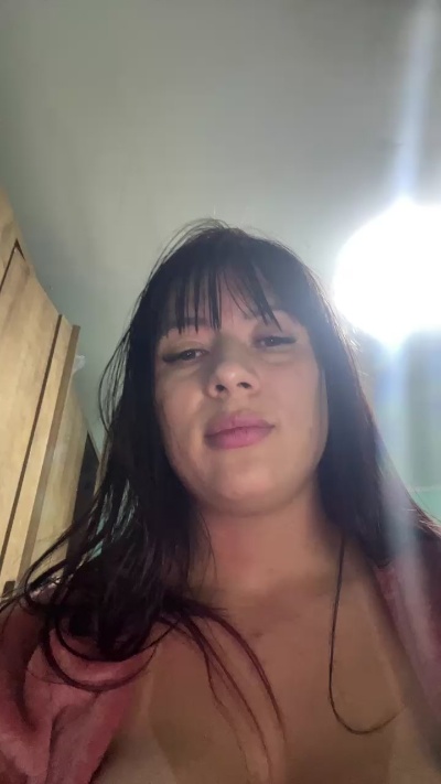 Carolzinha_fox live cam on Cam4