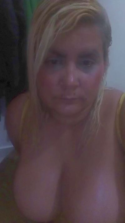 Carolzinhamodel live cam on Cam4