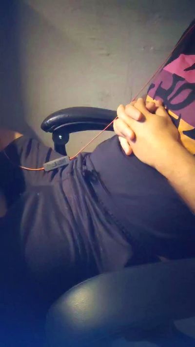 Casalgg31 live cam on Cam4